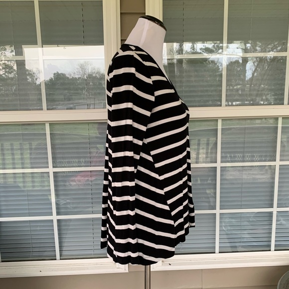 Roz & Ali V-Neck Top Size S - Picture 4 of 8